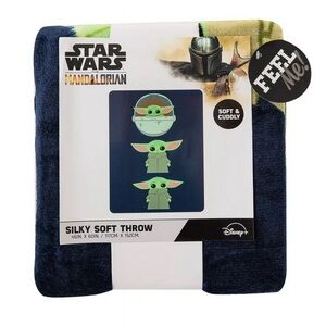 Disney Star Wars The Mandalorian Grogu navy silky soft throw
